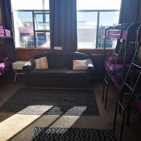 Mountain Jade Backpackers,Private Rooms & Studios Хокитика Екстериор снимка