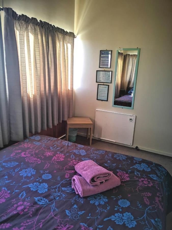 Mountain Jade Backpackers,Private Rooms & Studios Хокитика Екстериор снимка