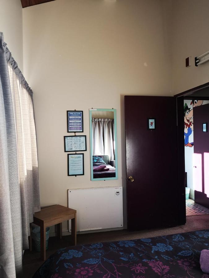 Mountain Jade Backpackers,Private Rooms & Studios Хокитика Екстериор снимка