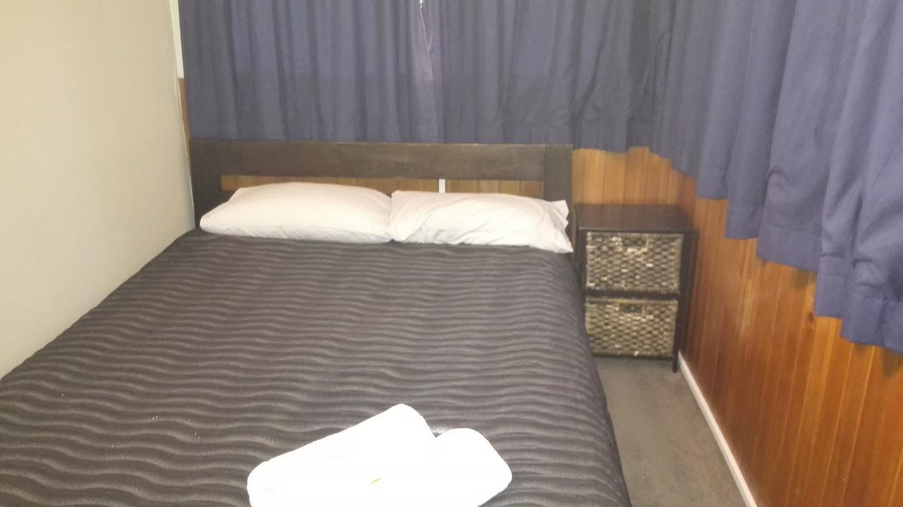 Mountain Jade Backpackers,Private Rooms & Studios Хокитика Стая снимка