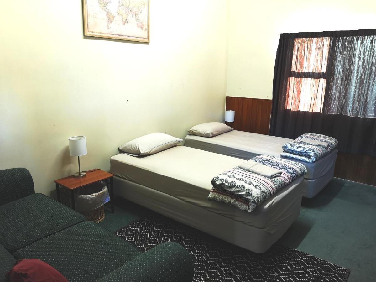 Mountain Jade Backpackers,Private Rooms & Studios Хокитика Екстериор снимка